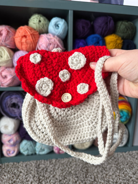 Mushroom flap purse