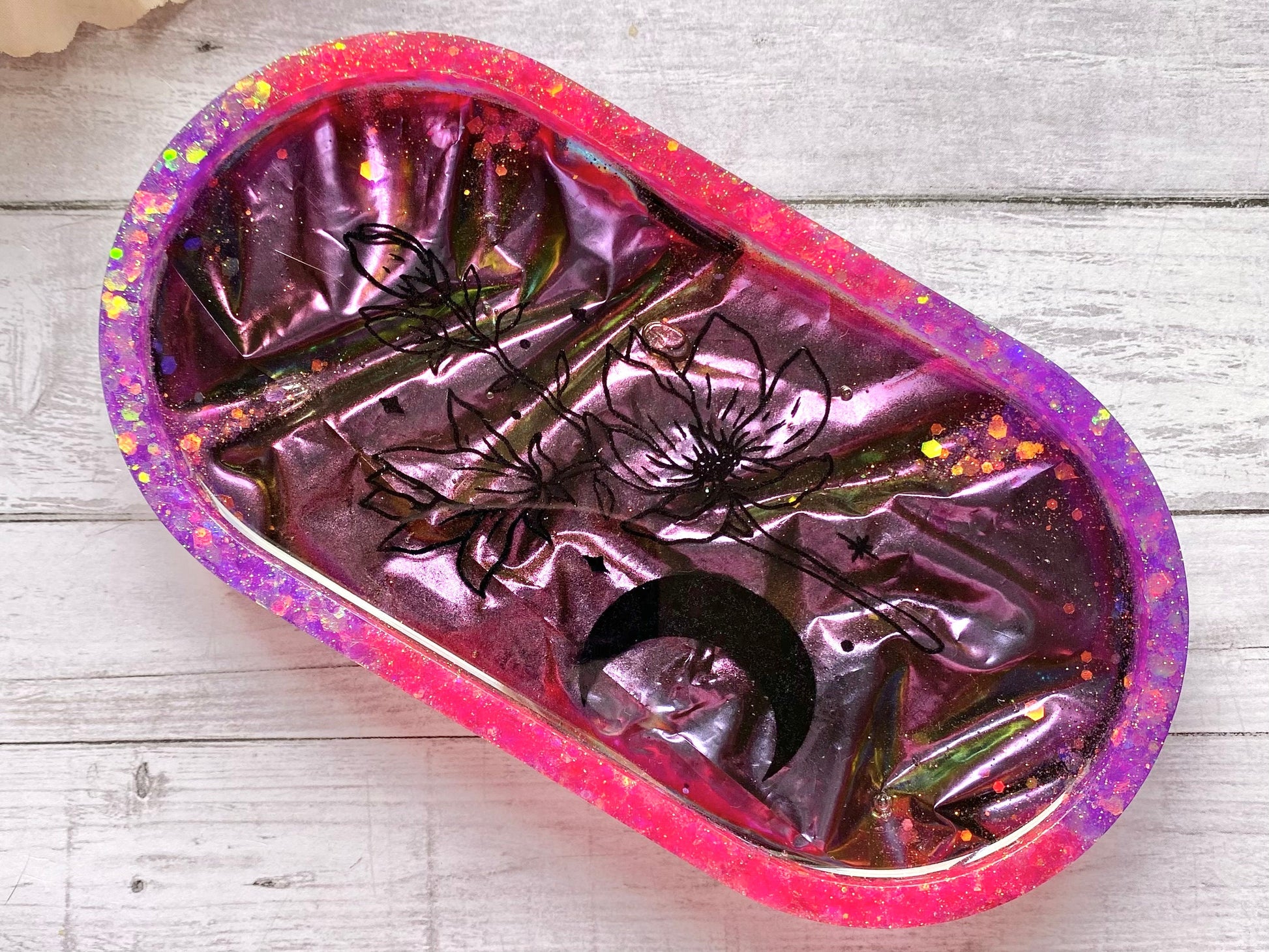 Floral moon tray